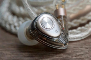 ハイレゾ対応イヤホンは【SIMGOT EM2】がおすすめ。高音質と高級感漂うコスパ最強ハイブリッドイヤホンのレビューと口コミ