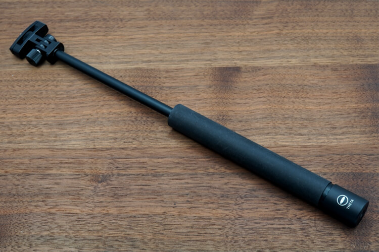 RICOH THETA スティック TM-3の伸長したイメージ