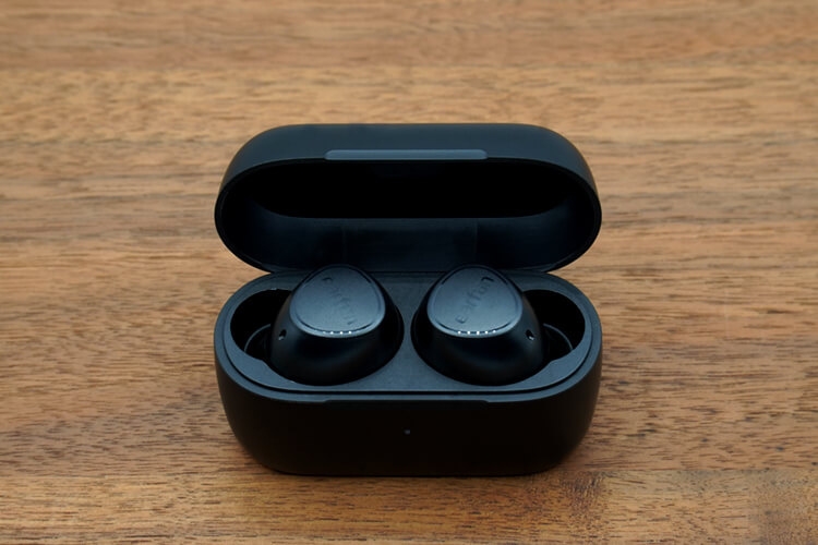 EarFun Free 2の充電ケース　蓋開けた状態