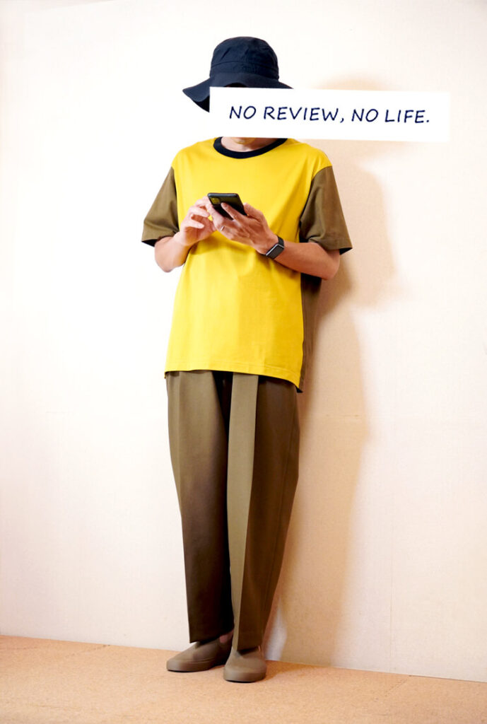 ユニクロ×マルニのクルーネックTシャツとワイドフィットタックパンツのコーディネート