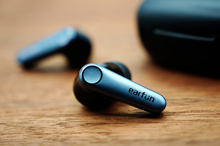 【高音質＆強力ノイキャン】EarFun Air Pro 3の使用感レビュー。マルチポイント接続＆イコライザー調整機能付きでおすすめ