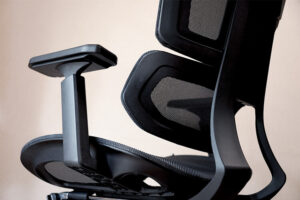 【限定クーポン最安7万円台でこの座り心地だと?!】GrowSpica Proの徹底レビューとおすすめする理由｜ラシカル グロウスピカ プロ ワークチェア