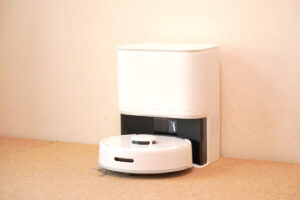 【徹底レビュー】SwitchBot K10+は世界最小級の直径25cm！狭い場所も掃除可能なおすすめのロボット掃除機