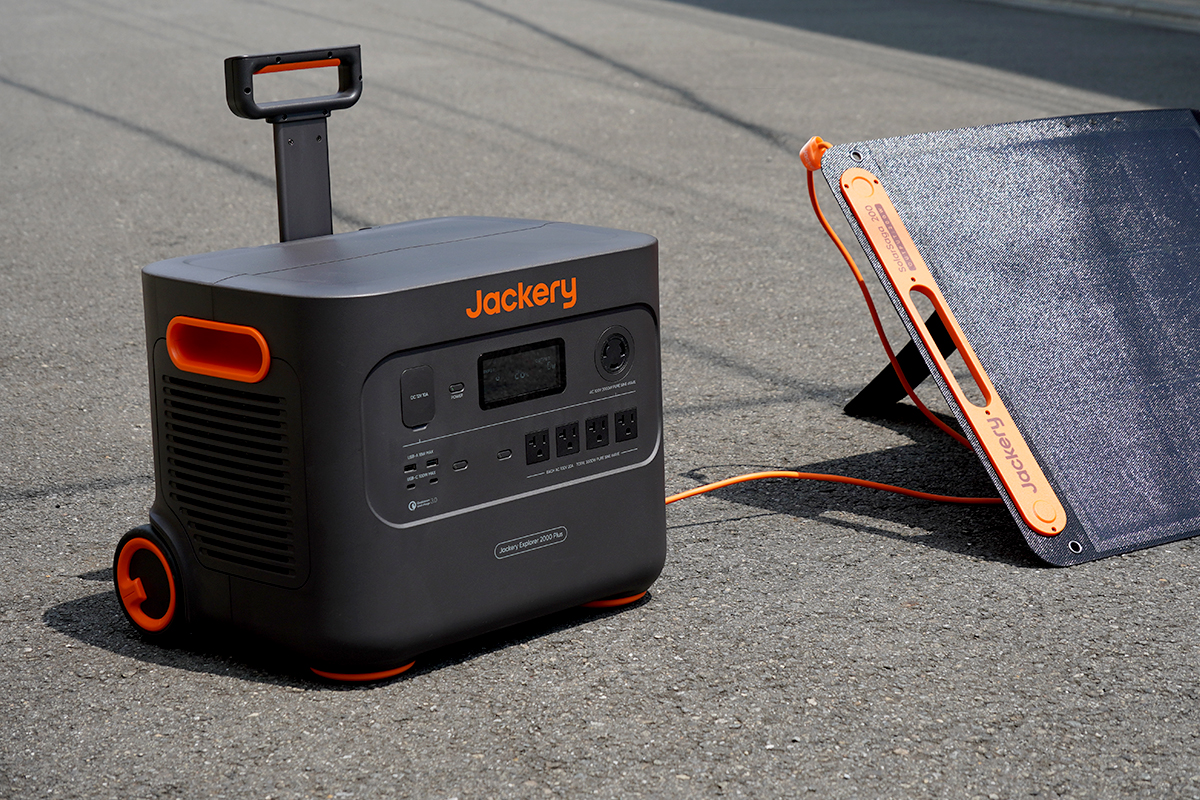 Jackery ポータブル電源 2000 PlusとSolarSaga 200W ソーラーパネルのセット