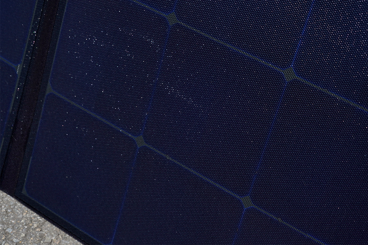 Jackery SolarSaga 200W ソーラーパネルの寄り