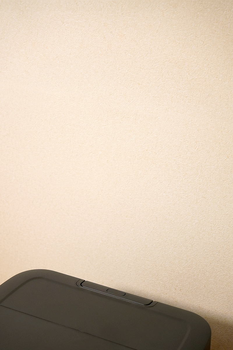 Jackery ポータブル電源 2000 Plusのハンドル　収納時～伸長時