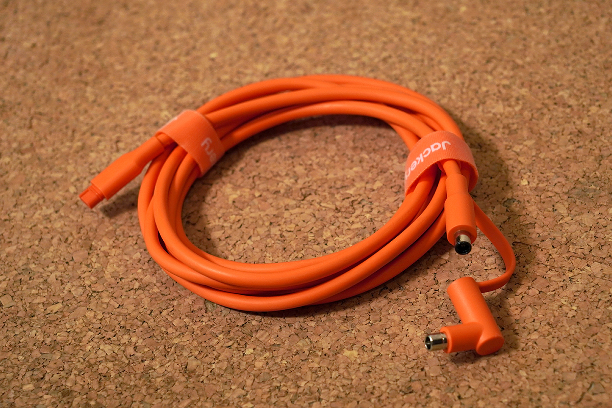 Jackery SolarSaga 200W ソーラーパネルのケーブル