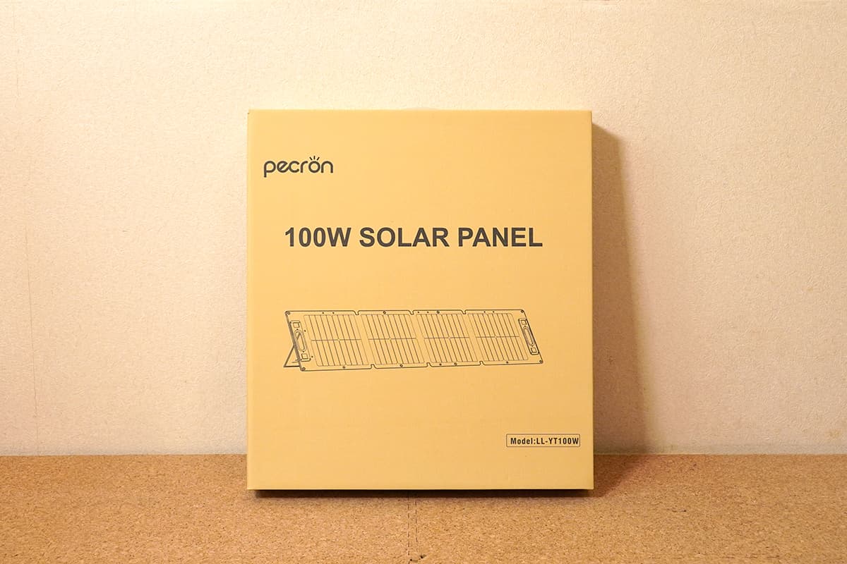 PECRON 100W ソーラーパネルの梱包の中箱　表