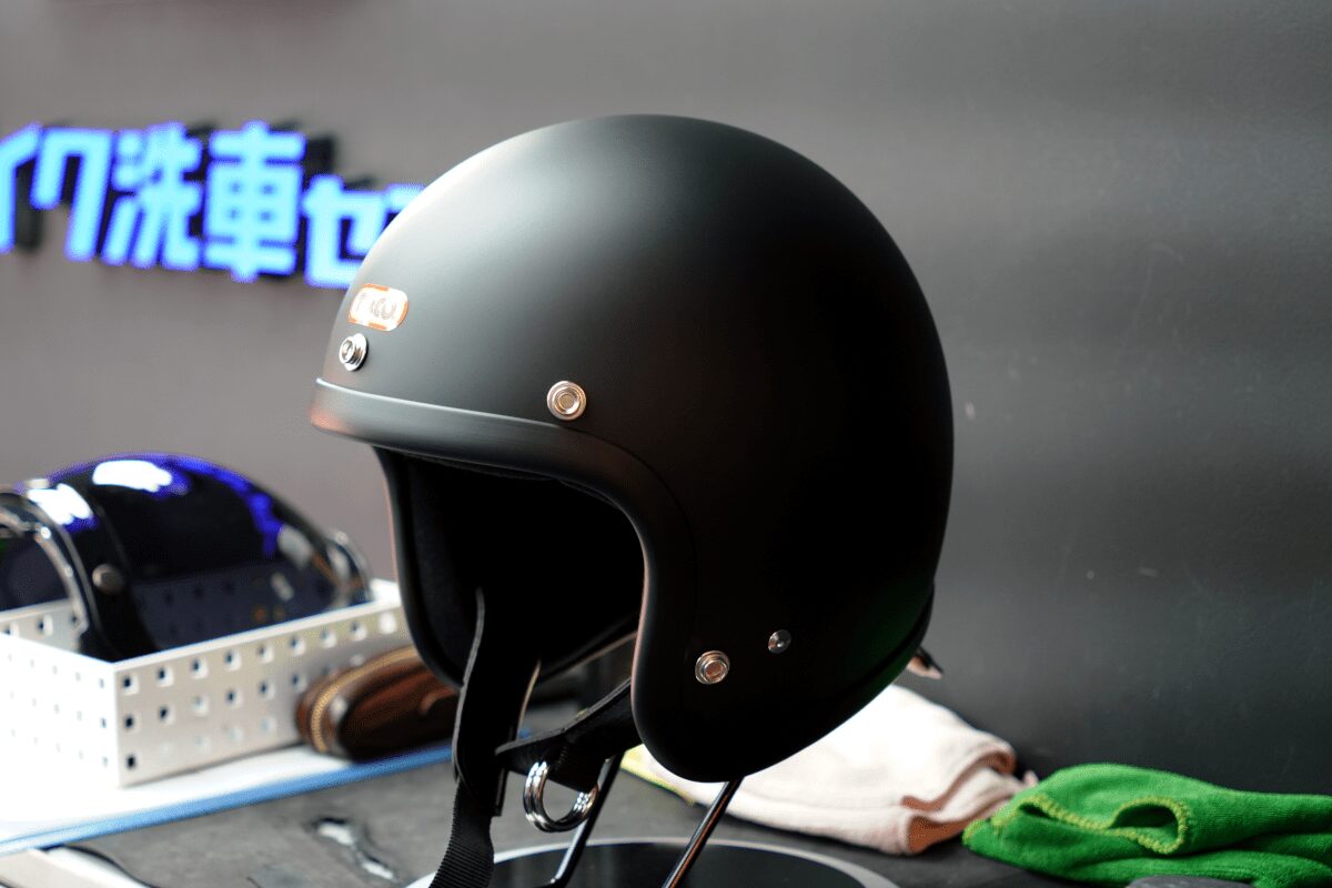 BB商会バイク洗車センターのガラスコーティング　TT＆COのヘルメット　ガラスコーティング完了