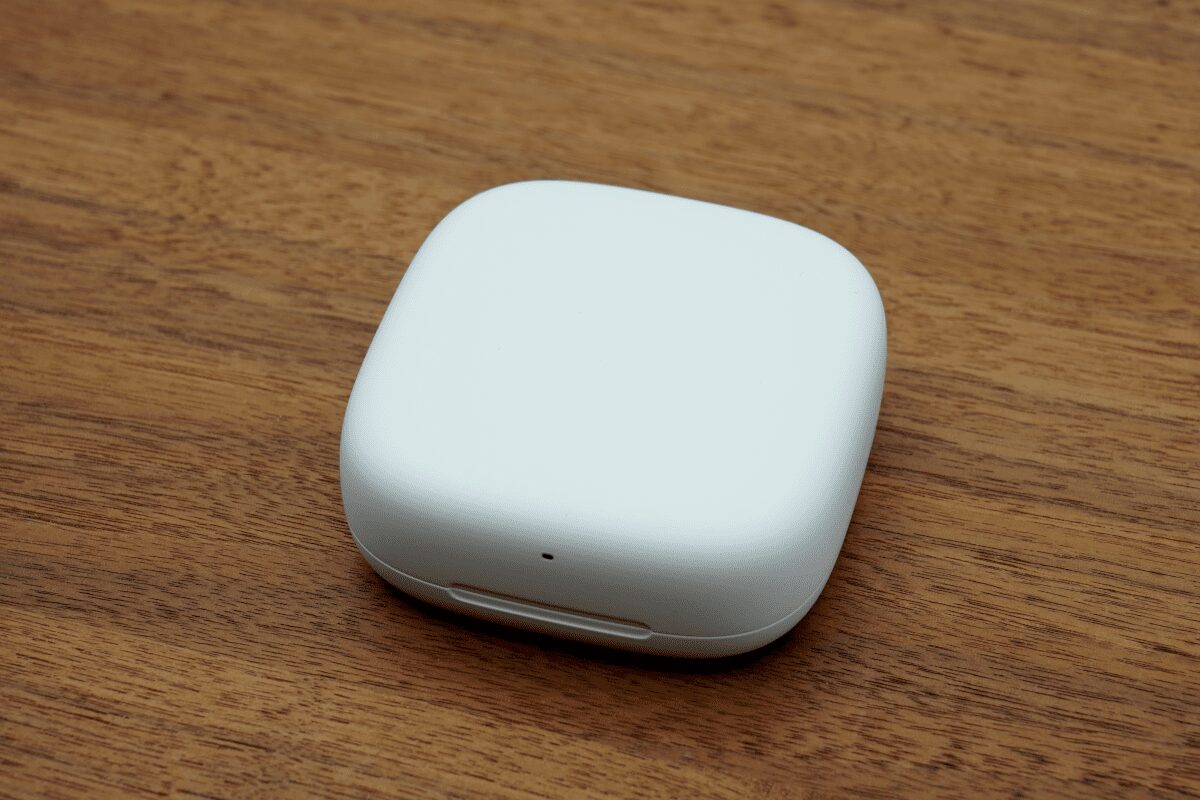 HUAWEI FreeArcの充電ケース　裏面引き