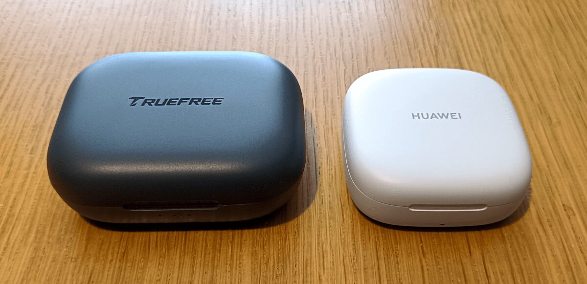 HUAWEI FreeArcとTRUEFREE01とのイヤホン比較　充電ケース　厚み
