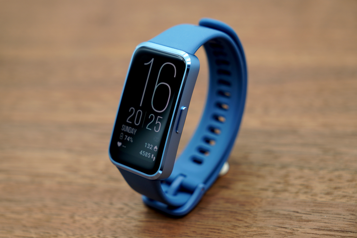 HUAWEI Band 10本体　斜め前
