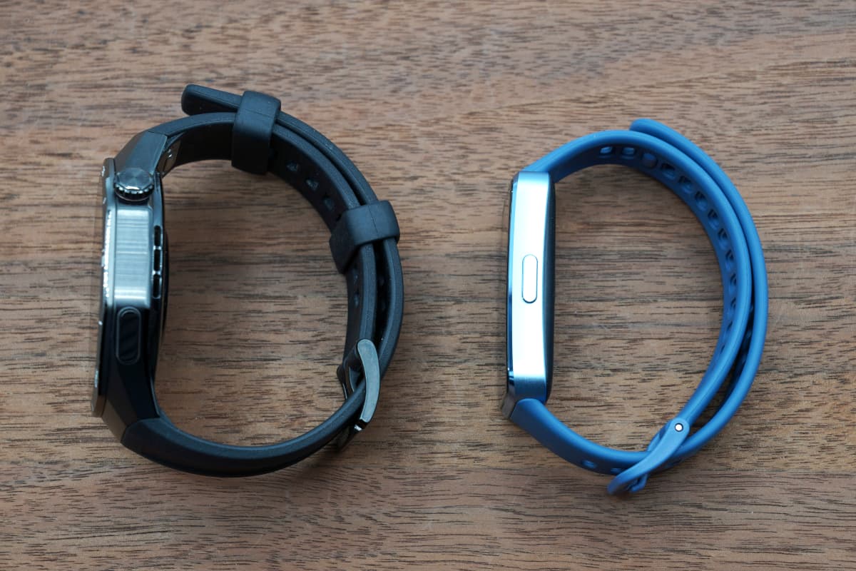 HUAWEI Band 10とHUAWEI GT5 Proとの比較　側面