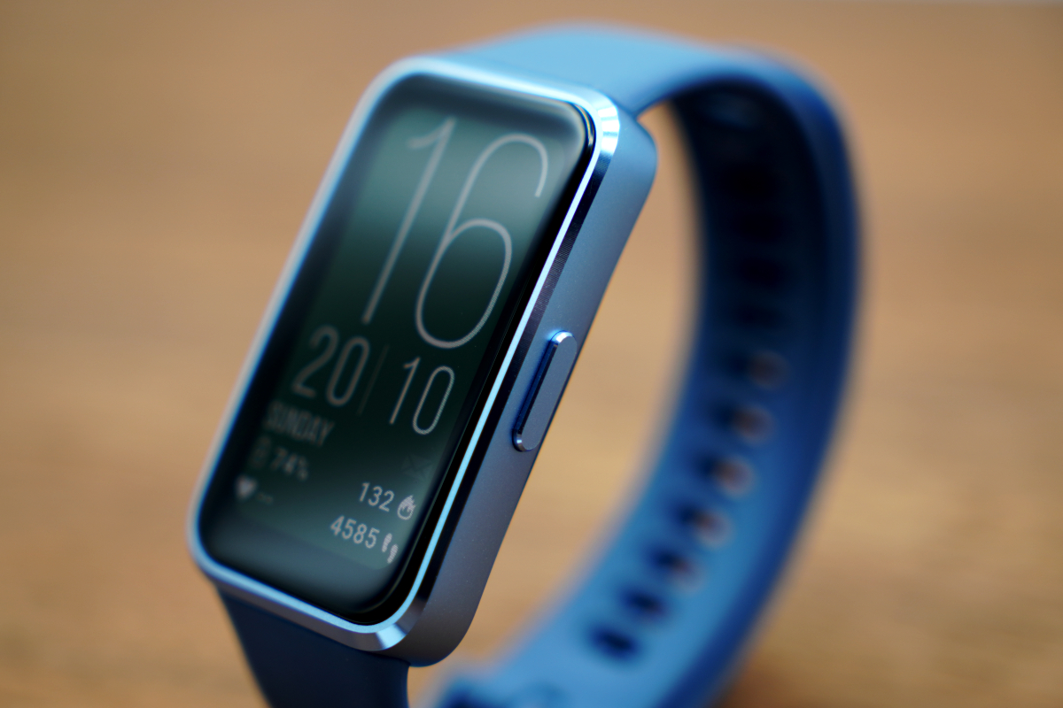 HUAWEI Band 10　斜め寄り