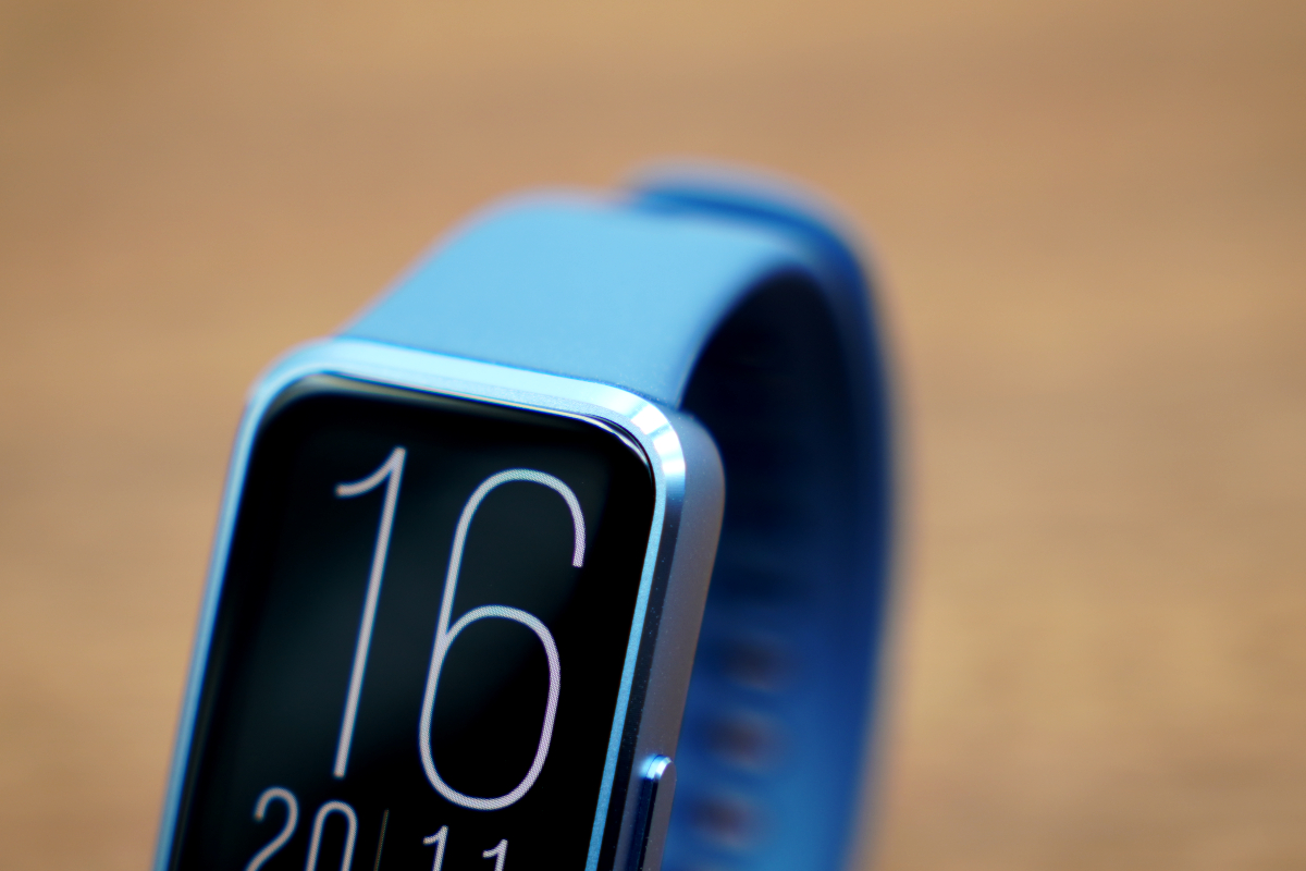 HUAWEI Band 10　アルミ削り出し部分　寄り
