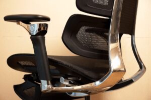 【長期間使用レビュー】Rasical Chair Eliteはどんな姿勢にもフィットする7Dアームレストと4Dヘッドレストが最高 | ラシカル